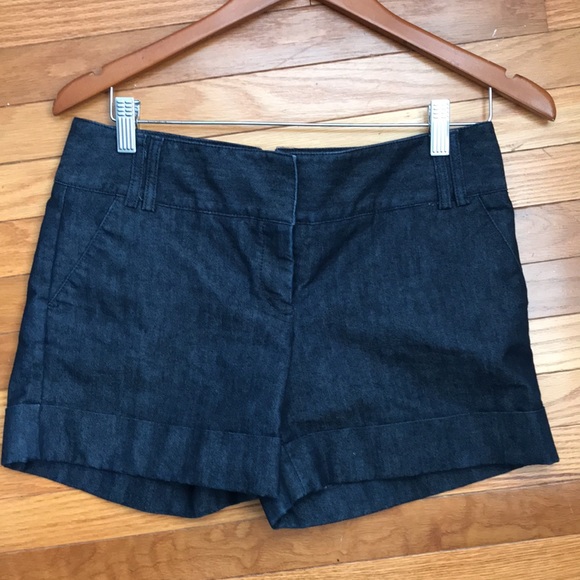 Express Indigo Denim Dressy Short Shorts Cuffed with 4 pockets belt loops size 6 - Picture 2 of 11
